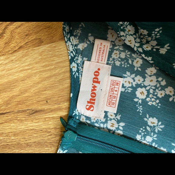 Showpo green floral romper - Picture 3 of 3